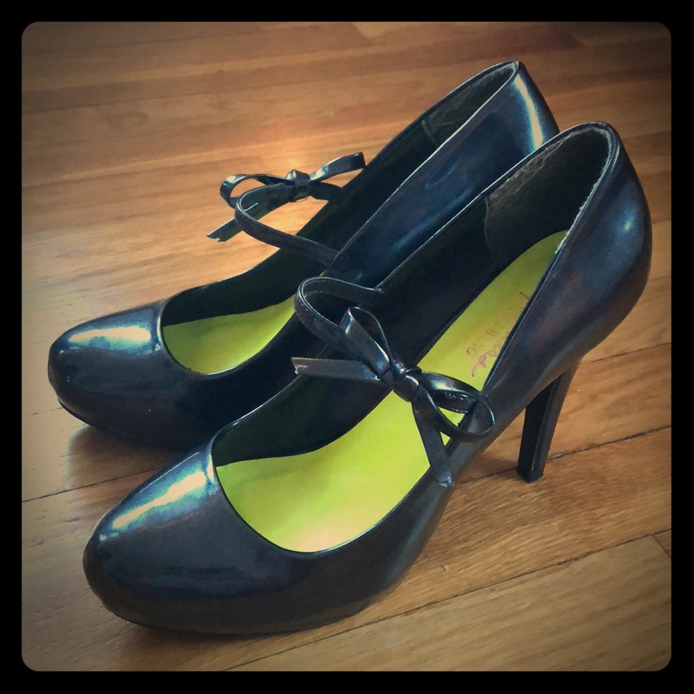 Vera Wang Princess heels